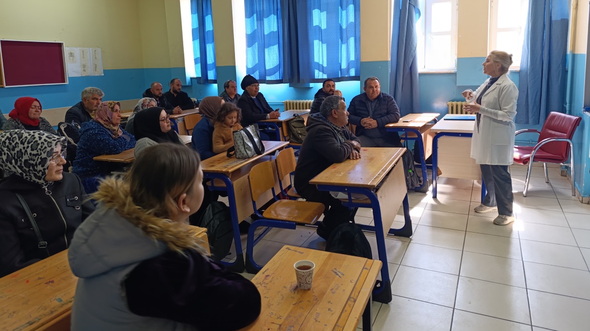 Dijital Dünyada Ebeveyn Olmak ve Dijital Dünya da Çocuk/Genç Olmak  - Bilinçlendirme ve Farkındalık Faaliyetleri 